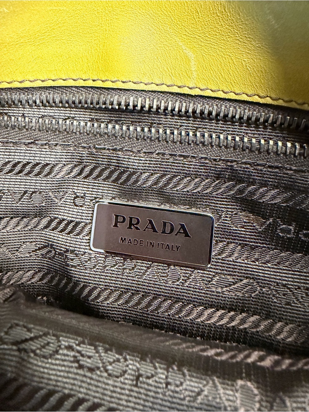Prada Vintage Olive Green Textured Leather Shoulder Bag Y2K - Picture 7 of 12